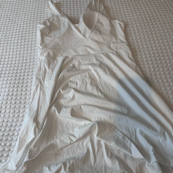 NWT white athletic Halara dress. Size XL - Picture 2 of 5
